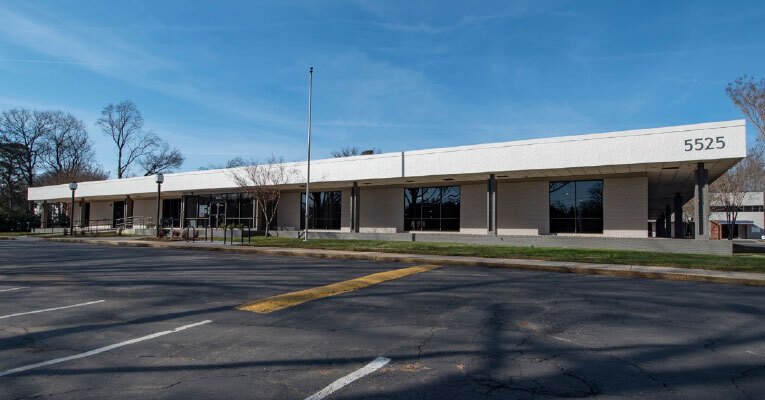 5525 Albemarle Rd, Charlotte, NC for lease - Building Photo - Image 1 of 3