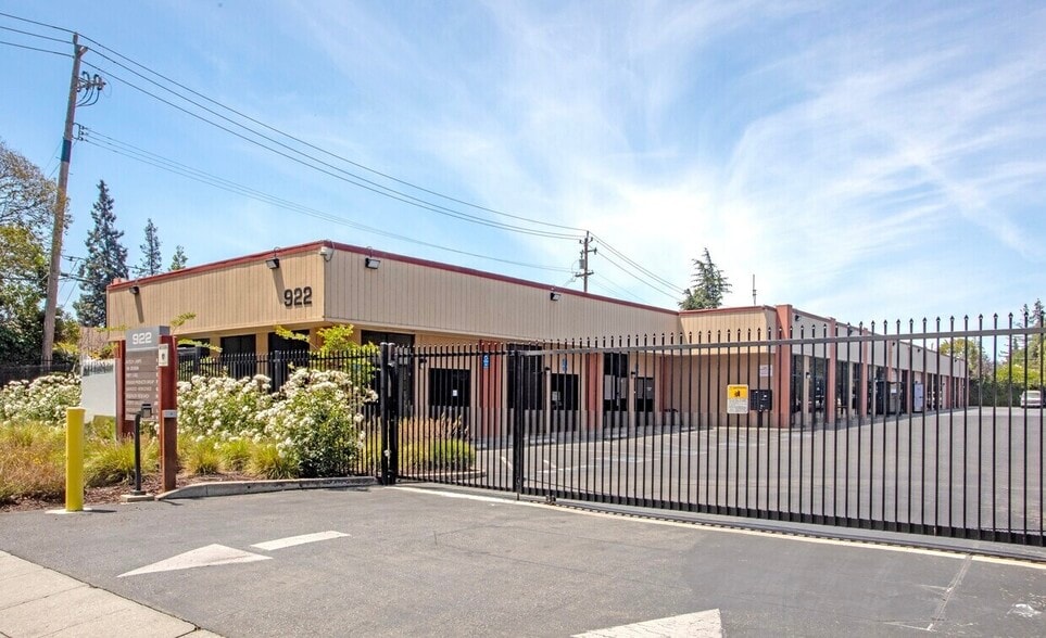 922 San Leandro Ave, Mountain View, CA for lease - Building Photo - Image 2 of 15