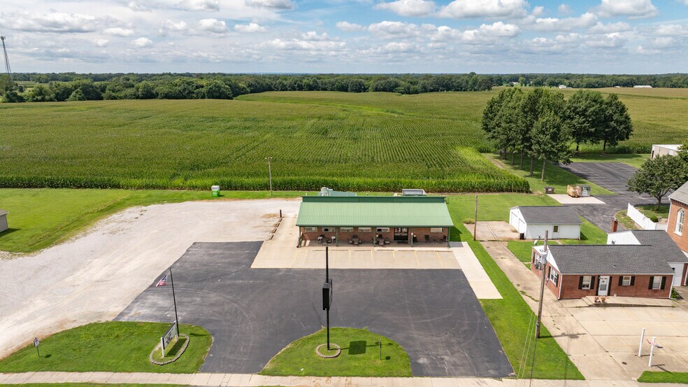 908 N Main St, Brighton, IL à vendre - Photo du bâtiment - Image 2 de 50