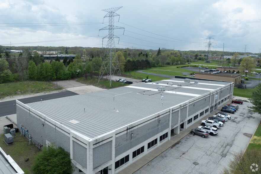 2242 Pinnacle Pky, Twinsburg, OH for lease - Building Photo - Image 2 of 6