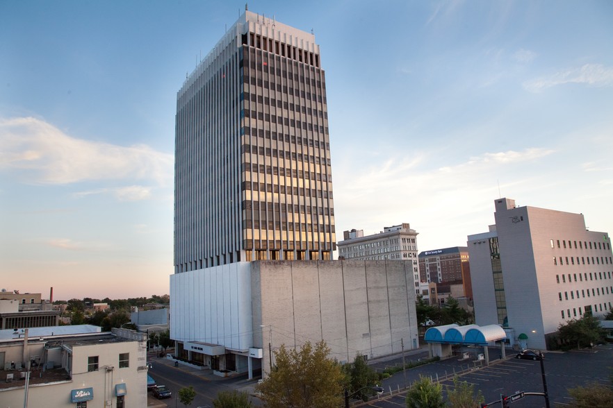 420 Main St, Evansville, IN à vendre - Photo du bâtiment - Image 1 de 1