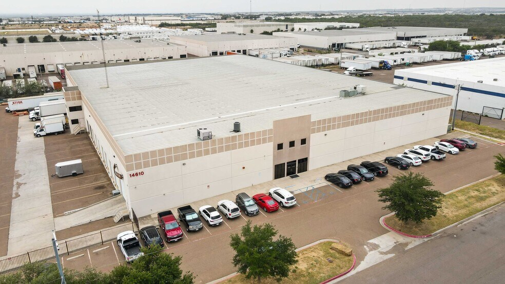 14610 Archer Dr, Laredo, TX à louer - Photo du bâtiment - Image 1 de 8