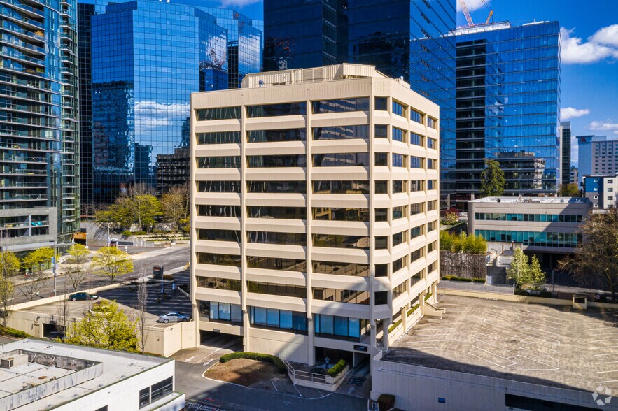 10655 NE 4th St, Bellevue, WA à louer - Photo du bâtiment - Image 1 de 19