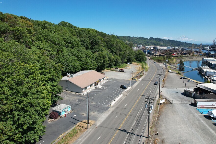 1941 Marine View Dr, Tacoma, WA à vendre - Photo du bâtiment - Image 3 de 6