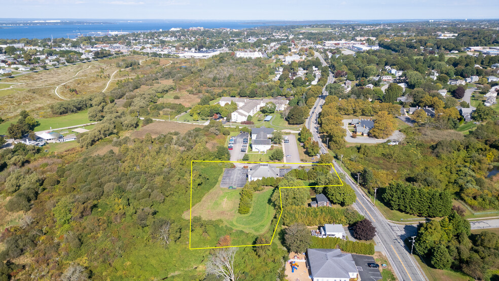 345 Valley Rd, Middletown, RI à vendre - Aérien - Image 3 de 15