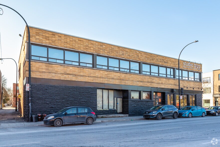 2488-2490 Av du Mont-Royal E, Montréal, QC à louer - Photo du bâtiment - Image 3 de 12