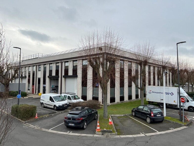 Flex dans Villepinte à louer - Photo du bâtiment - Image 1 de 13