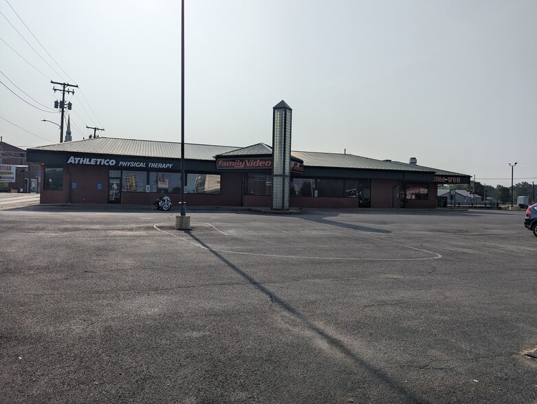 709 W Main St, Marion, IL for lease - Building Photo - Image 2 of 5