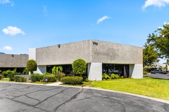 17781-17791 Mitchell Ave N, Irvine, CA à louer Photo intérieure- Image 1 de 26