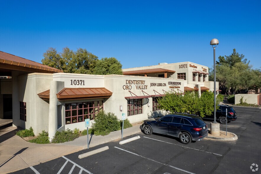 10371 N Oracle Rd, Oro Valley, AZ à vendre - Photo du bâtiment - Image 2 de 11