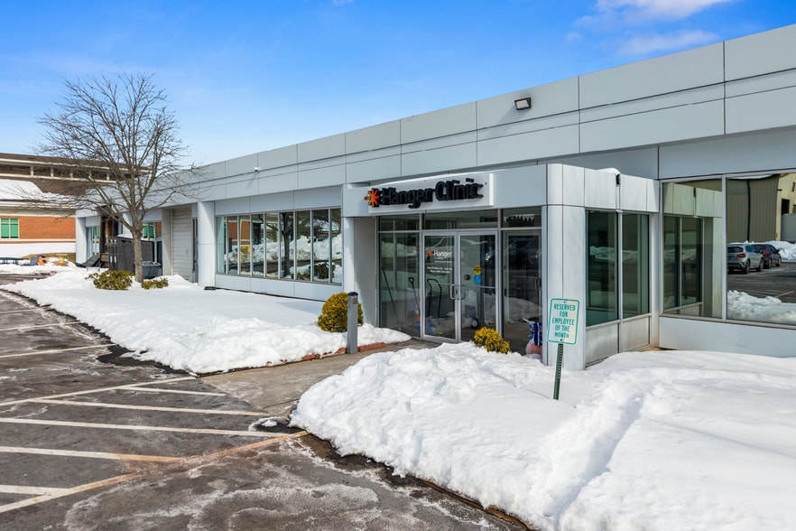 31 Inwood Rd, Rocky Hill, CT for sale - Building Photo - Image 2 of 12