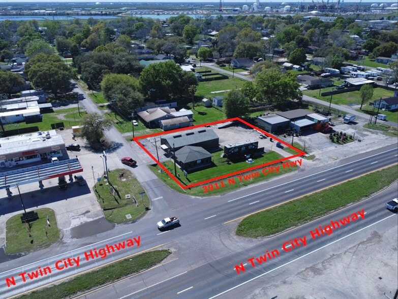 3911 N Twin City Hwy, Nederland, TX for sale - Building Photo - Image 3 of 16