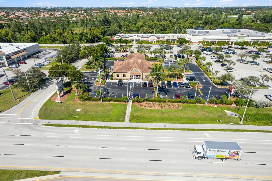 15890 Summerlin Rd, Fort Myers, FL à vendre - Photo du bâtiment - Image 3 de 6