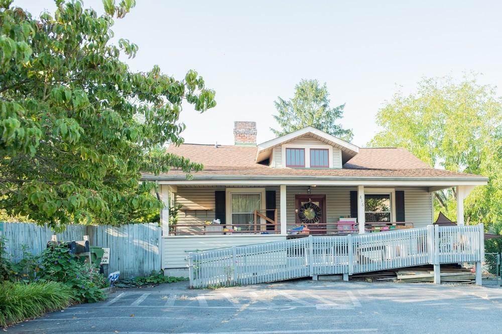 818 Haywood Rd, Asheville, NC à vendre Photo du bâtiment- Image 1 de 1