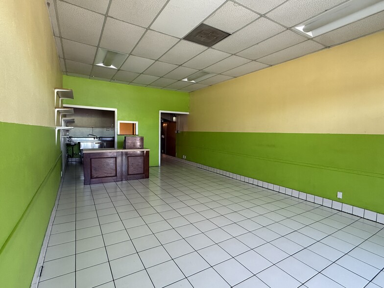 18125 Saticoy St, Reseda, CA for lease - Building Photo - Image 3 of 14