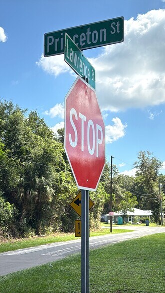 1849 Princeton Street, Seville, FL à vendre - Photo du bâtiment - Image 2 de 8