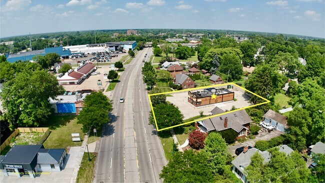 Plus de détails pour 4429 S Wayne Rd, Wayne, MI - Commerce de détail à vendre