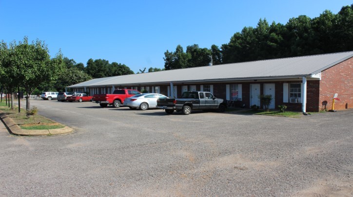 1544 Highway 70 E, Jackson, TN for sale Primary Photo- Image 1 of 1