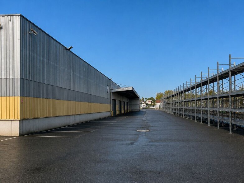 Industrial in Beynost for sale - Building Photo - Image 2 of 4