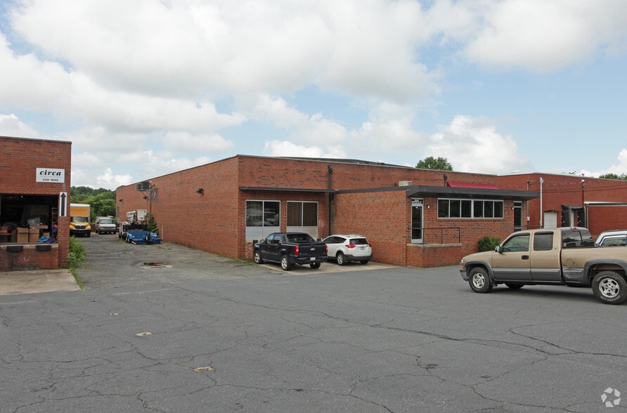 201 Southside Dr, Charlotte, NC à vendre - Photo du bâtiment - Image 2 de 11