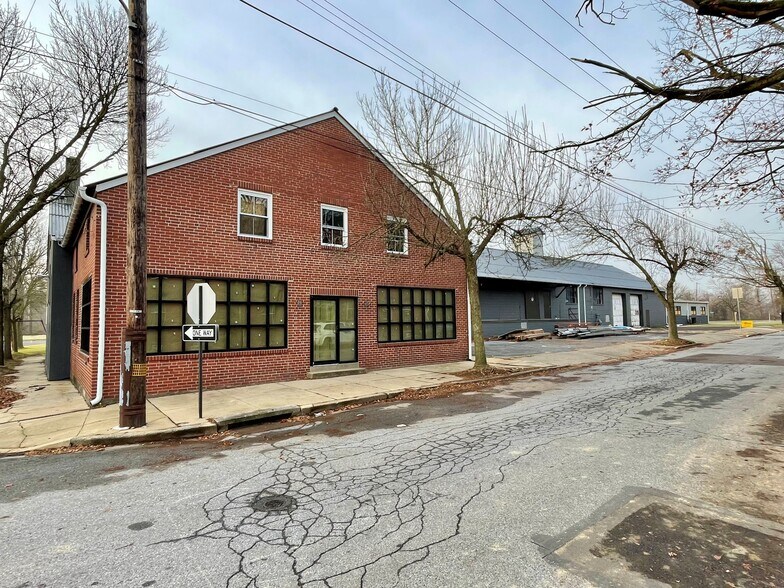 357 Industrial Hwy, Pottstown, PA à vendre - Photo du bâtiment - Image 1 de 3