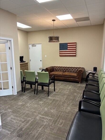 2565-2575 Homeview Dr, Richmond, VA à vendre - Photo intérieure - Image 3 de 26