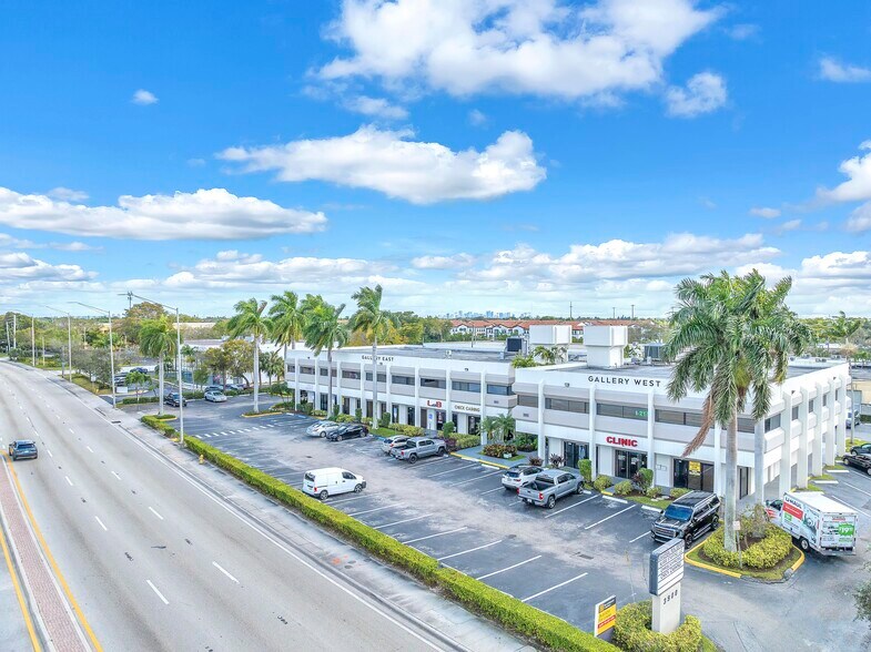 3900 W Commercial Blvd, Fort Lauderdale, FL à louer - Photo du bâtiment - Image 3 de 33