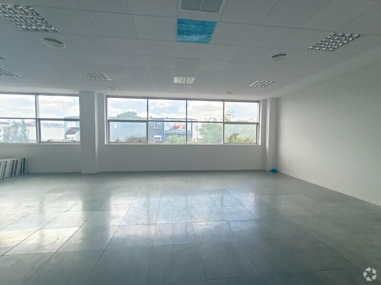 Calle Valportillo i, I 1, Alcobendas, Madrid à louer - Photo du bâtiment - Image 2 de 15