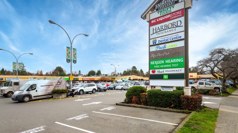 1516-1590 Fairfield Rd, Victoria, BC for lease Primary Photo- Image 1 of 4