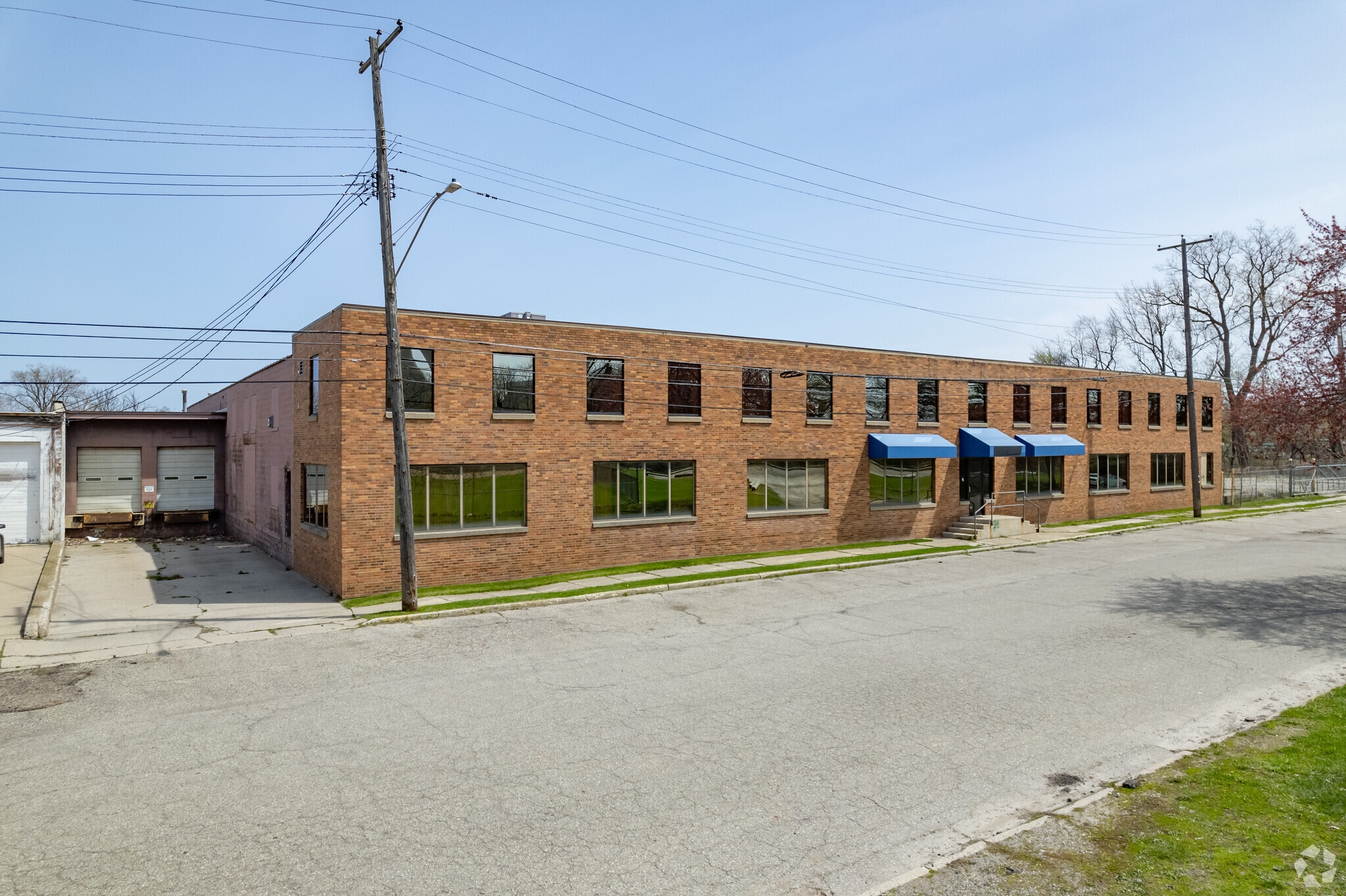 1121 River St, Lansing, MI for sale Primary Photo- Image 1 of 27