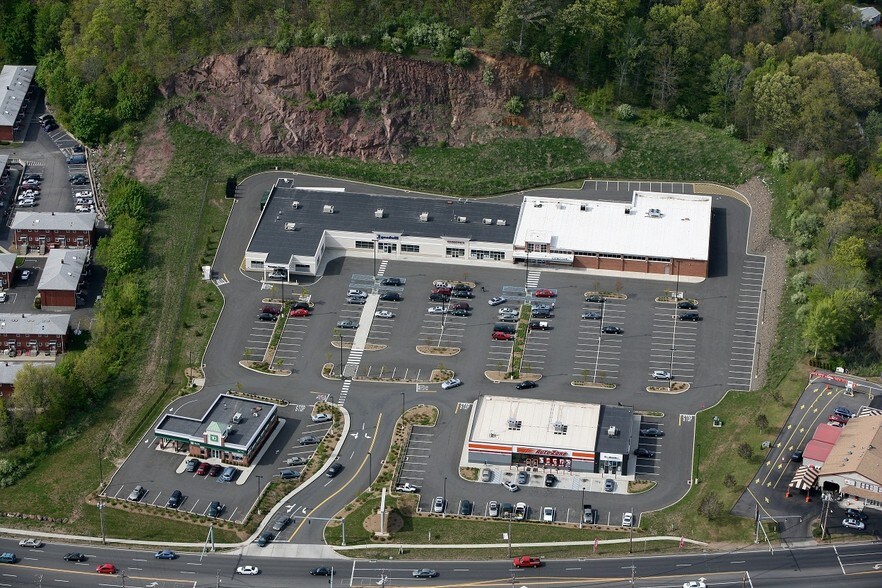 468-470 Foxon Blvd, New Haven, CT à louer - Photo du bâtiment - Image 2 de 6