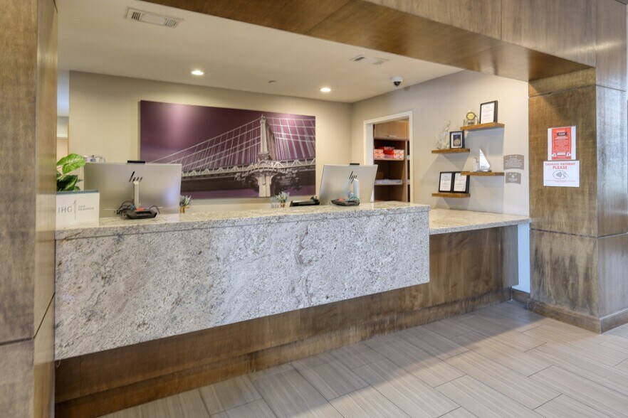 4819 Canyon Lakes Trace Dr, Humble, TX à vendre - Hall d’entrée - Image 3 de 19