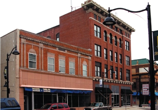 Market Square Partners portefeuille de 3 propriétés à vendre sur LoopNet.ca Photo du bâtiment- Image 1 de 2