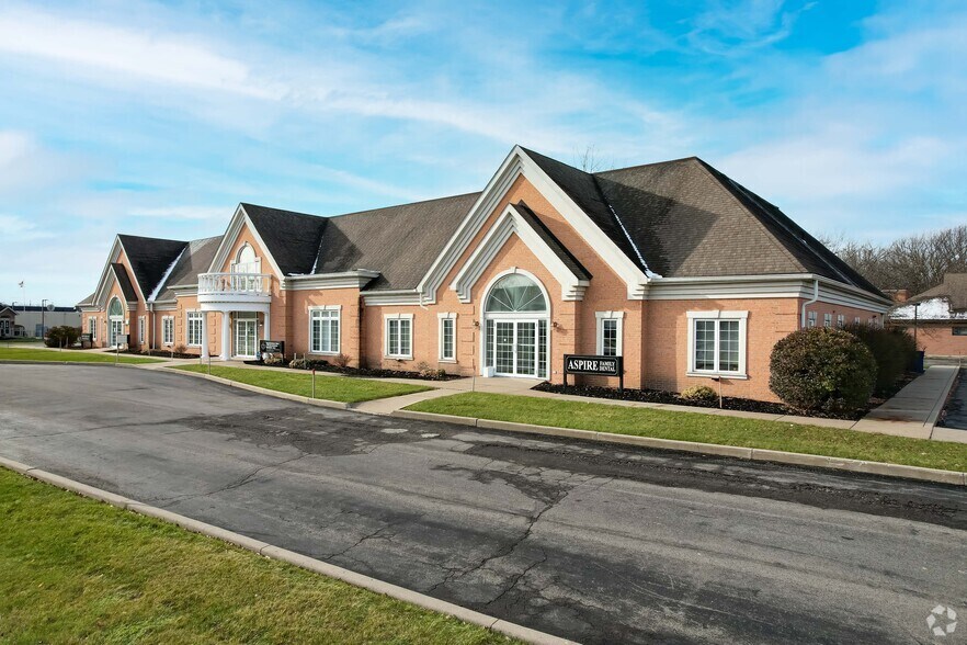 57 Davison Ct, Lockport, NY à louer - Photo du bâtiment - Image 2 de 21