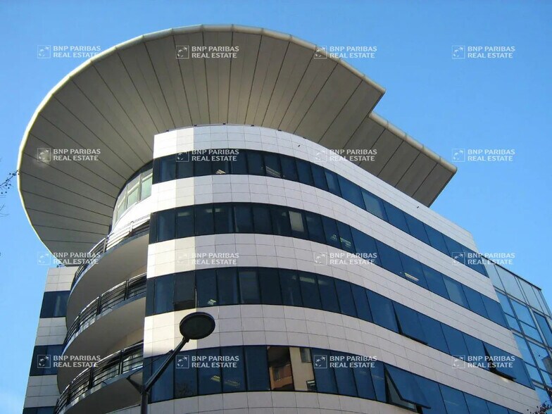 Bureau dans Lyon à louer - Photo du bâtiment - Image 2 de 12