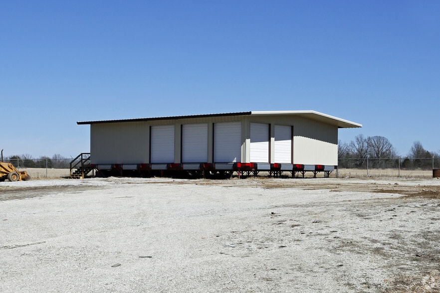 140 Midwest Ln, Strafford, MO for lease - Building Photo - Image 2 of 8