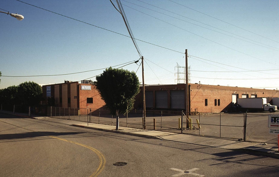 4380 Ayers Ave, Los Angeles, CA for lease - Building Photo - Image 2 of 9