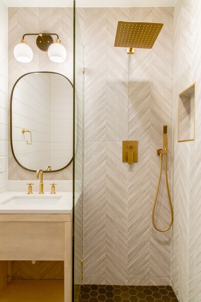 306 Loch Leven Rd, Lake Arrowhead, CA à vendre - Photo intérieure - Image 3 de 100