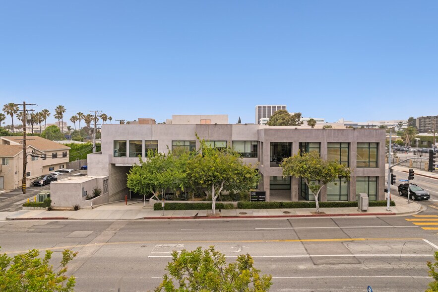 1556 20th St, Santa Monica, CA à louer - Photo du bâtiment - Image 2 de 16