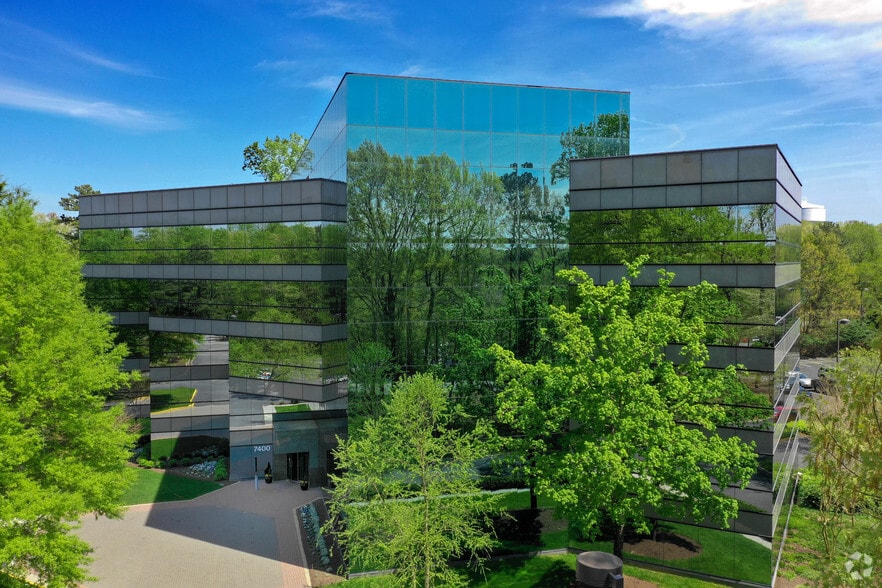 7400 Beaufont Springs Dr, Richmond, VA for lease - Building Photo - Image 1 of 22