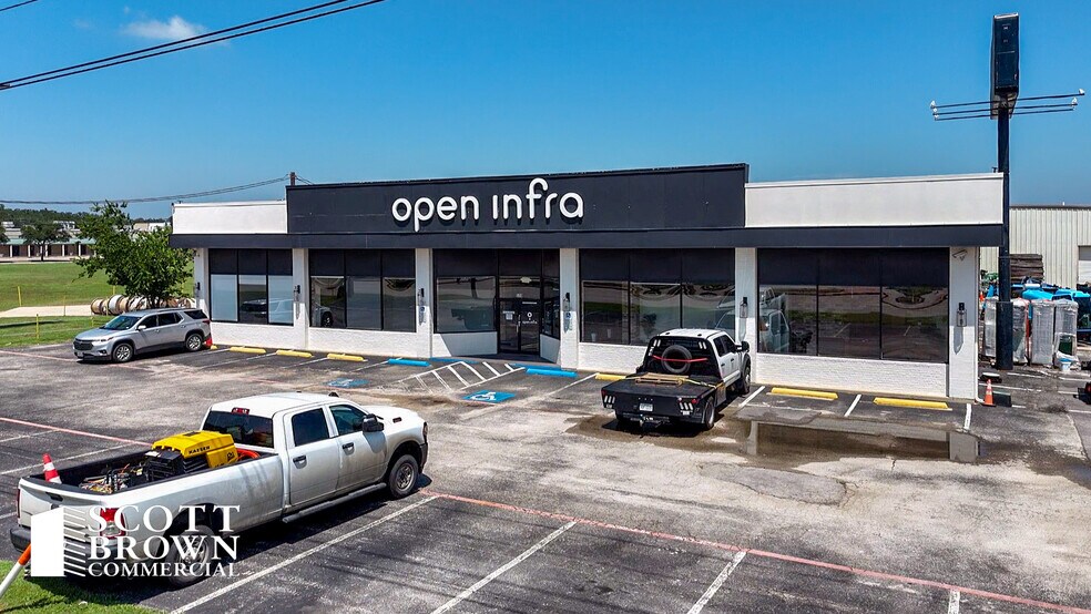 520 N Loop 288, Denton, TX à louer - Photo du bâtiment - Image 3 de 19