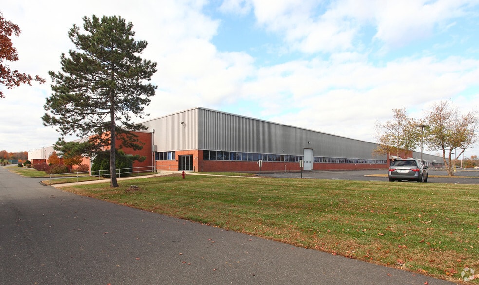 475 Willard Ave, Newington, CT for lease - Building Photo - Image 2 of 5