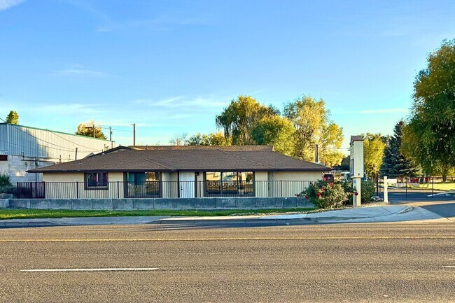 Plus de détails pour 1830 Addison Ave E, Twin Falls, ID - Bureau à vendre