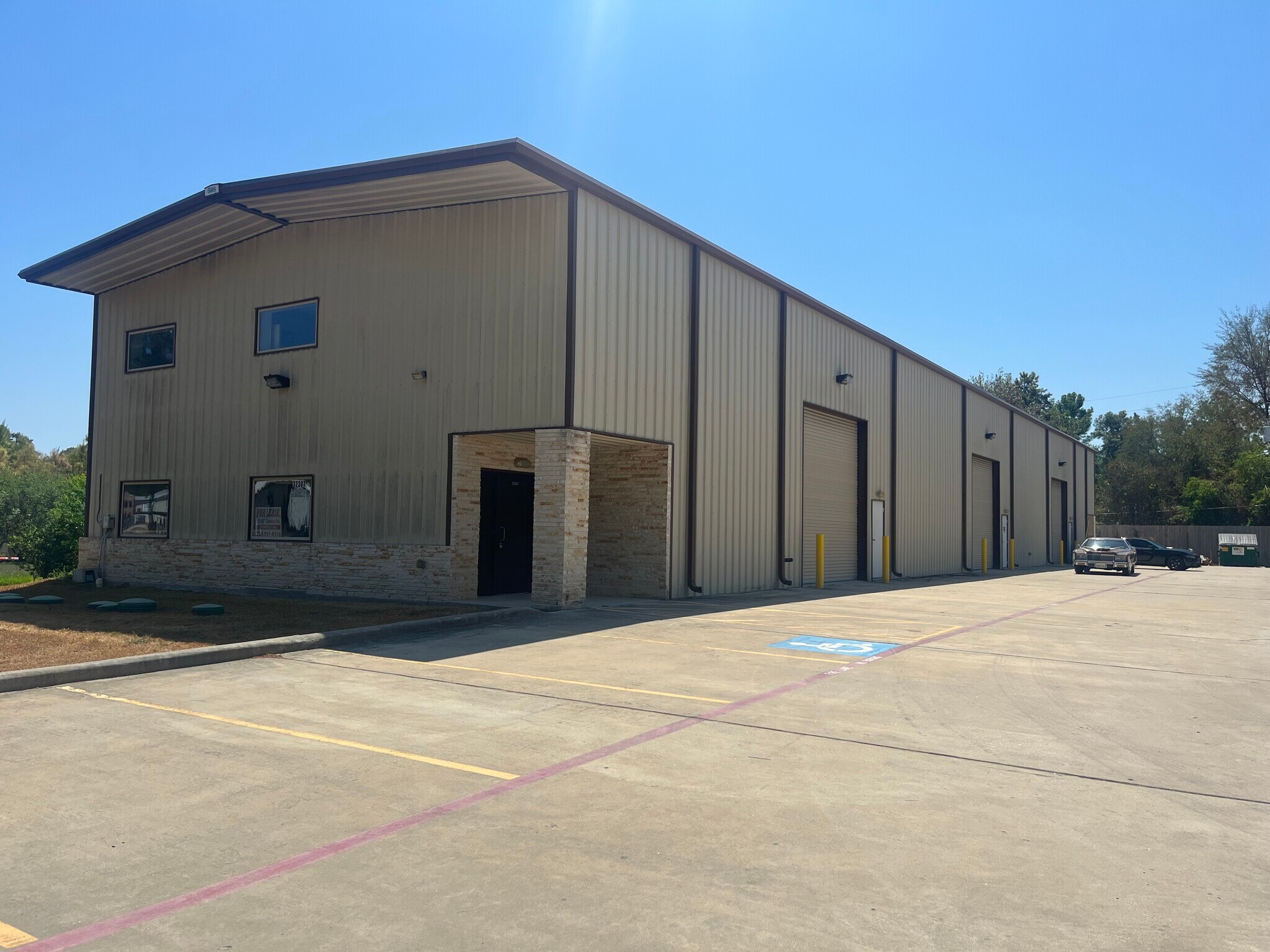 32307 Tamina Rd, Magnolia, TX for sale Primary Photo- Image 1 of 1