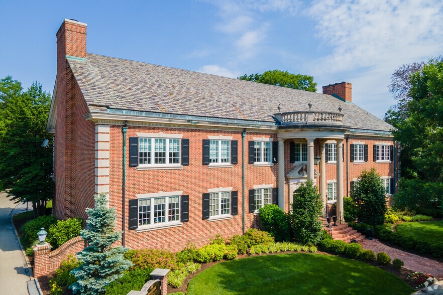 40 Morris Ave, Bryn Mawr, PA for lease - Primary Photo - Image 1 of 5