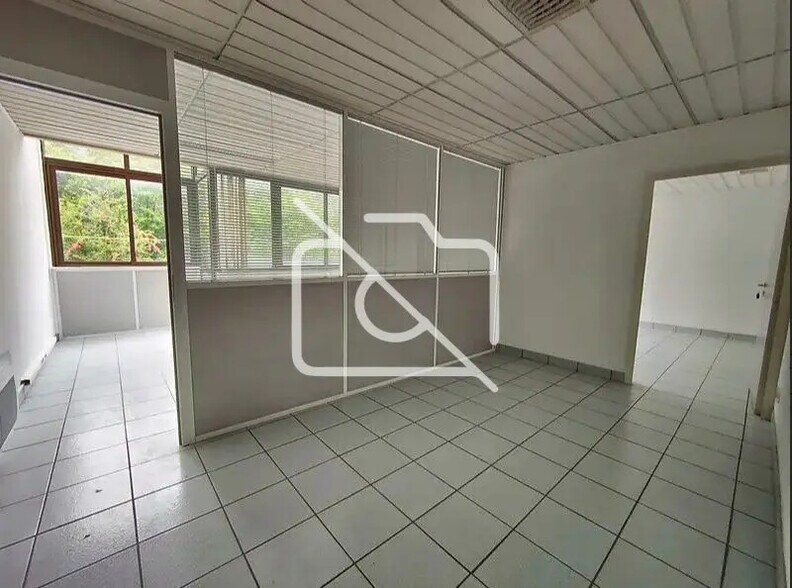 Industrial in Boissy-Saint-Léger for lease - Interior Photo - Image 3 of 3