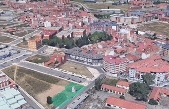 León - Aerial  map view - Image1