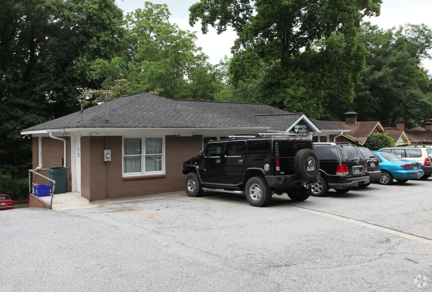 2459 N Decatur Rd, Decatur, GA à vendre - Photo du bâtiment - Image 2 de 48