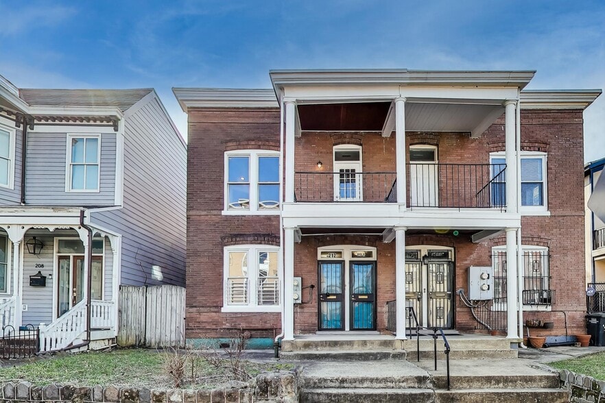 212 Elm St NW, Washington, DC for sale - Primary Photo - Image 1 of 50