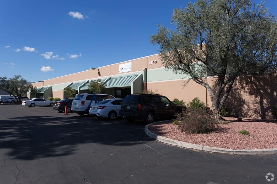 1950 E Watkins St, Phoenix, AZ for lease - Building Photo - Image 2 of 8